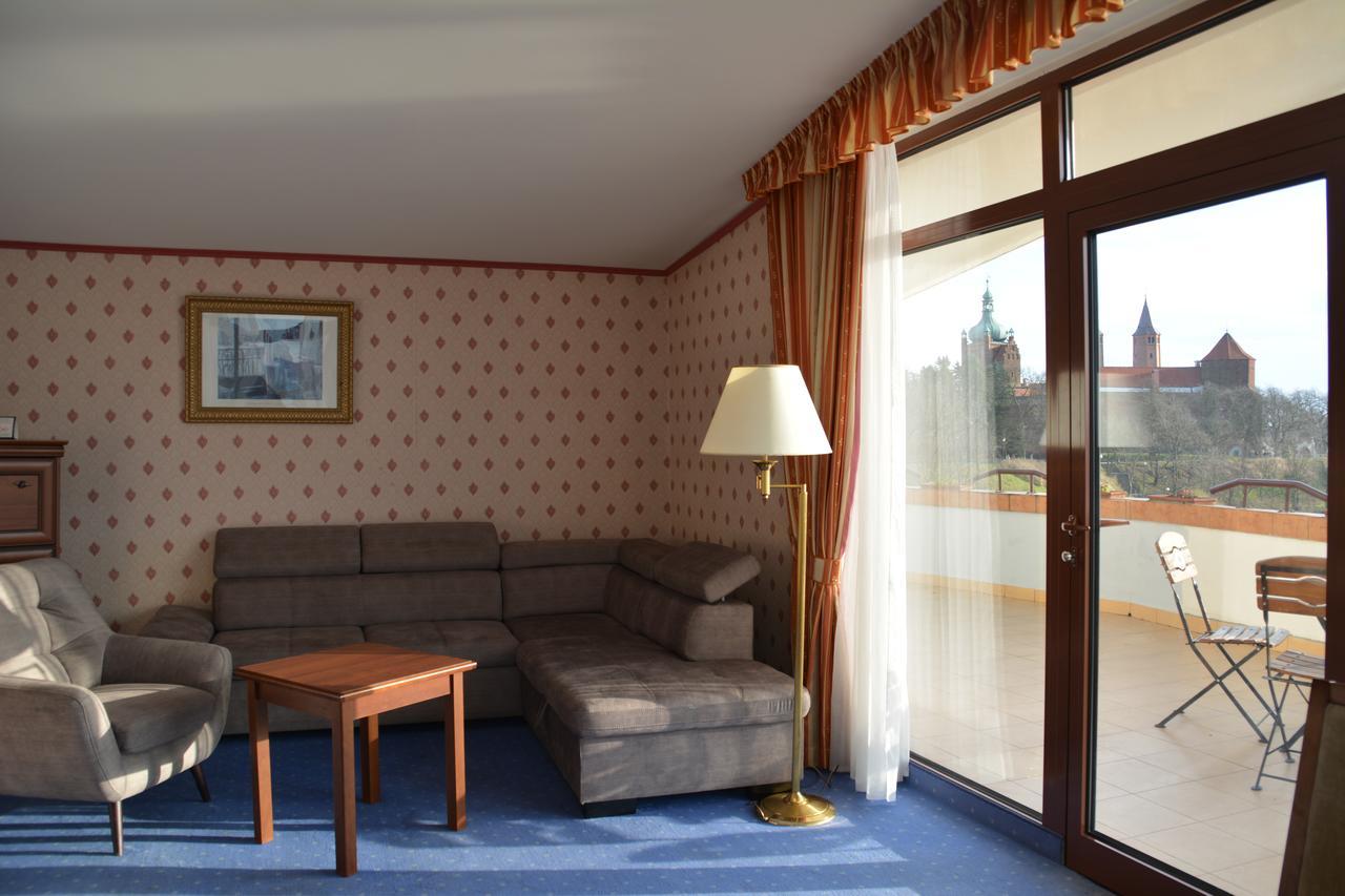 Hotel Starzynski Płock エクステリア 写真
