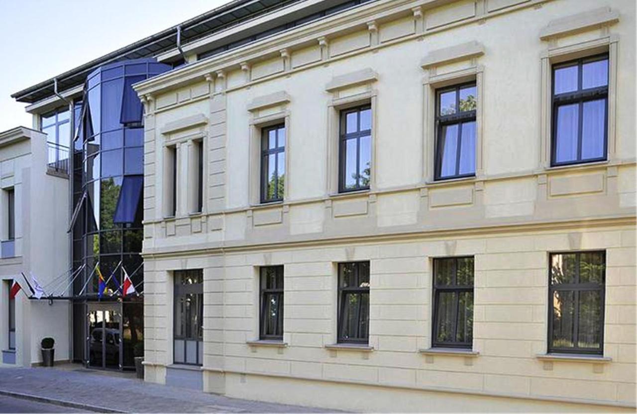 Hotel Starzynski Płock エクステリア 写真