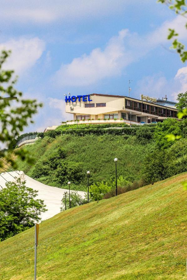 Hotel Starzynski Płock エクステリア 写真